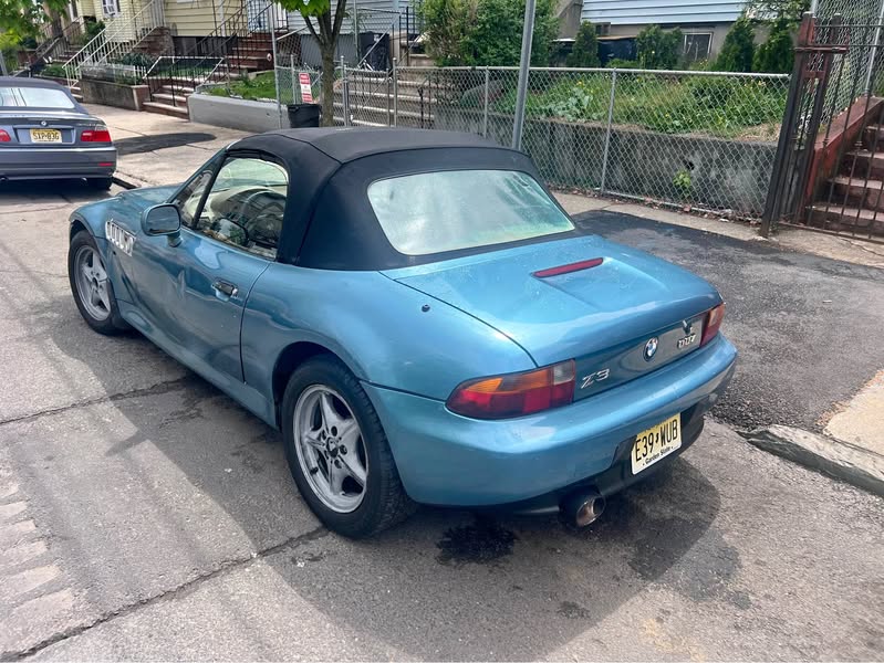 1997 BMW Z3 - 4-Cyl Roadster 2D