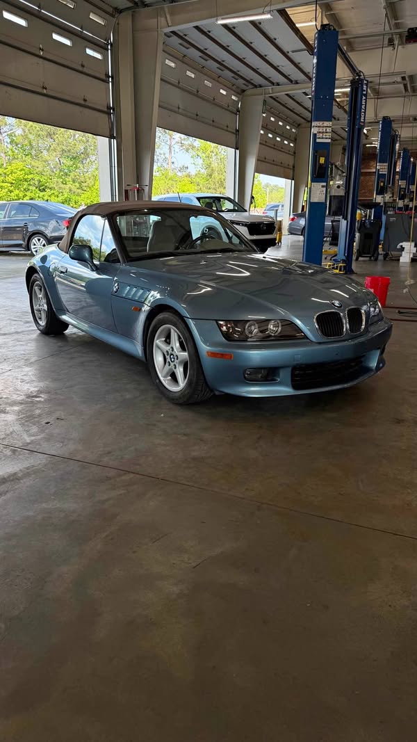 1997 BMW Z3 - 2.8 Roadster 2D