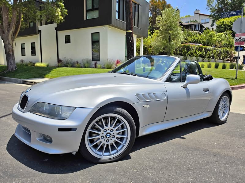 2001 BMW Z3 - 3.0i Roadster 2D
