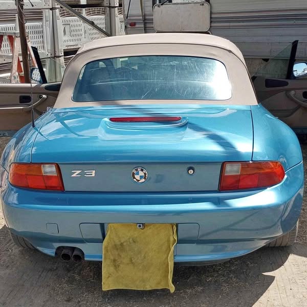 1998 BMW Z3 - 2.3 Roadster 2D