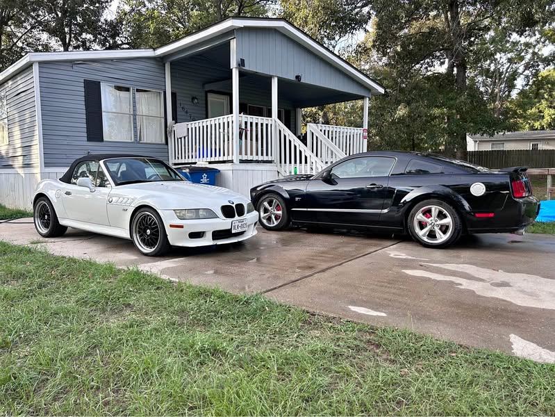 2002 BMW Z3 - 2.5i Roadster 2D