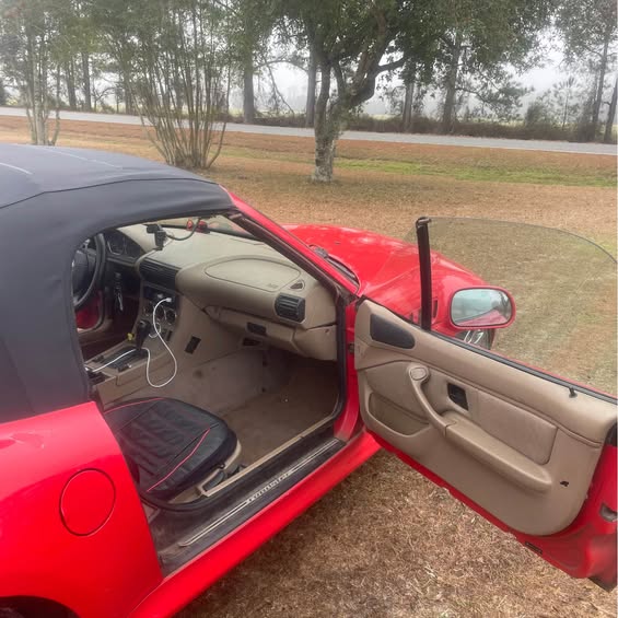 2000 2000 BMW Z3 - 6-Cyl Roadster 2D