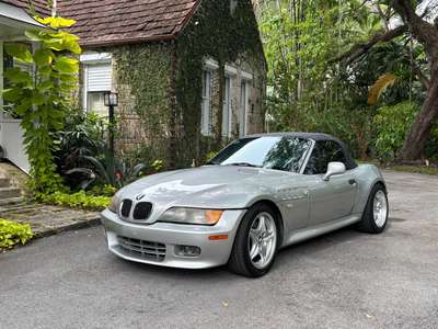 2001 BMW Z3 - 3.0i Roadster 2D