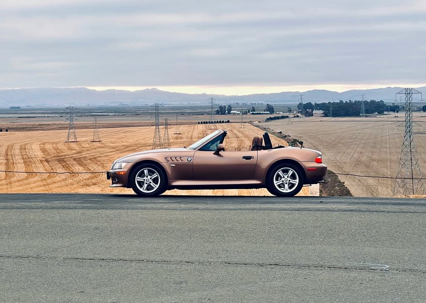2000 BMW z3 2.3 \u2013 5-speed manual \u2013 impala brown \u2013 well maintained