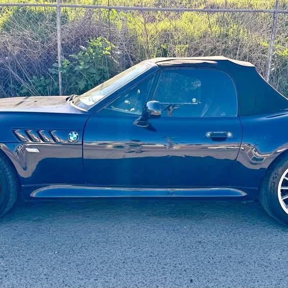 2001 BMW Z3 - 6-Cyl Roadster 2D