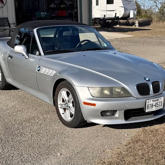 2001 BMW Z3 - 2.5i Roadster 2D