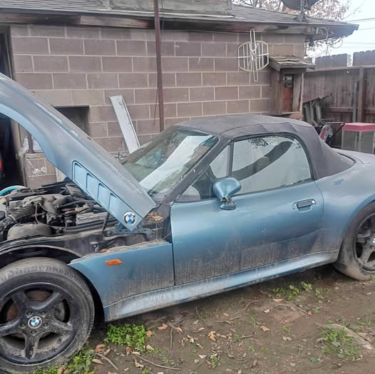 1997 BMW Z3 - 2.5i Roadster 2D