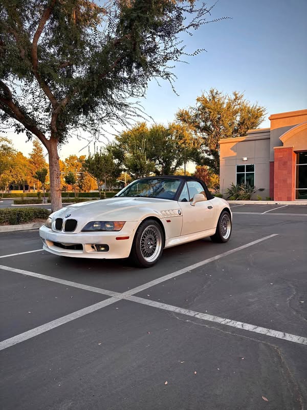 1997 BMW Z3 - 4-Cyl Roadster 2D