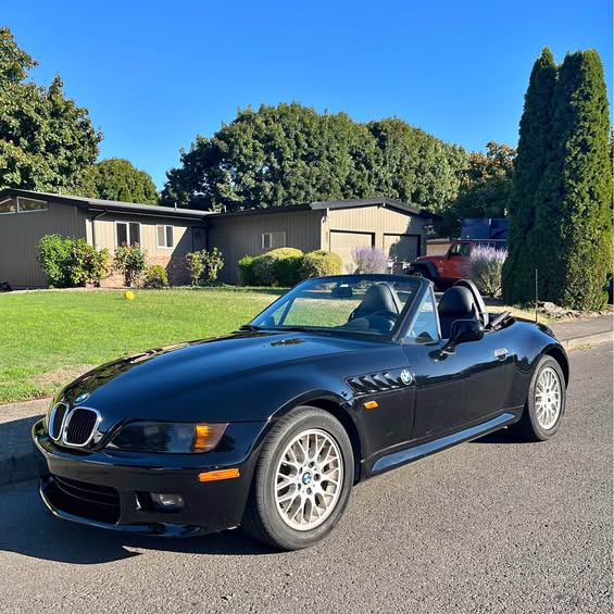 1999 BMW Z3 - 2.8 Roadster 2D