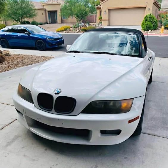 1999 BMW Z3 - 2.3 Roadster 2D