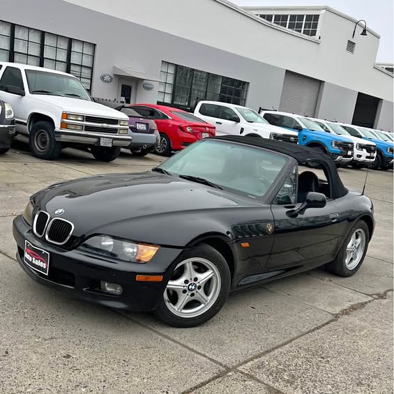 1997 BMW Z3 - 4-Cyl Roadster 2D