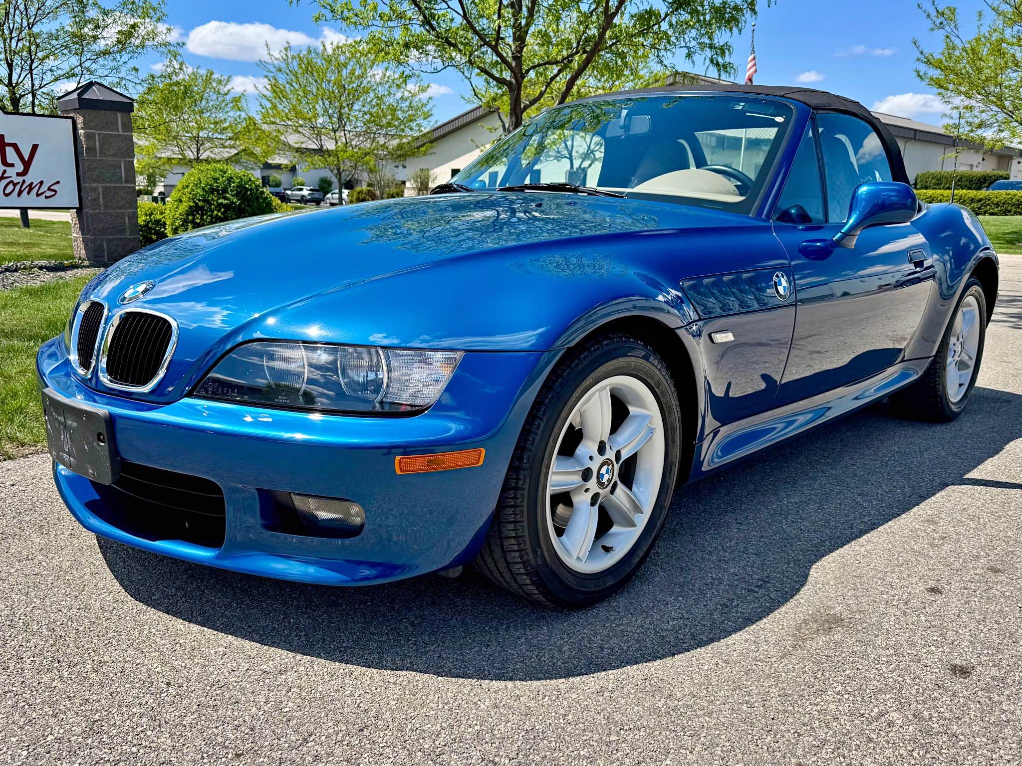 2000 BMW Z3 - 2.3 Roadster 2D