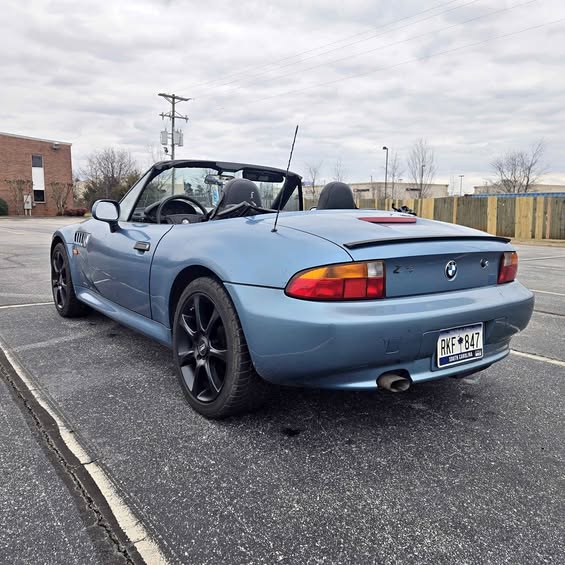 1996 BMW Z3 - 4-Cyl Roadster 2D