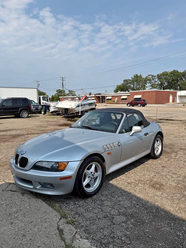 1997 BMW Z3 - 4-Cyl Roadster 2D