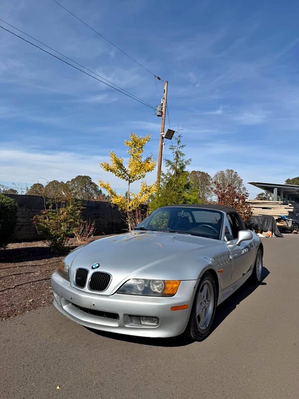 1998 BMW Z3 - 4-Cyl Roadster 2D