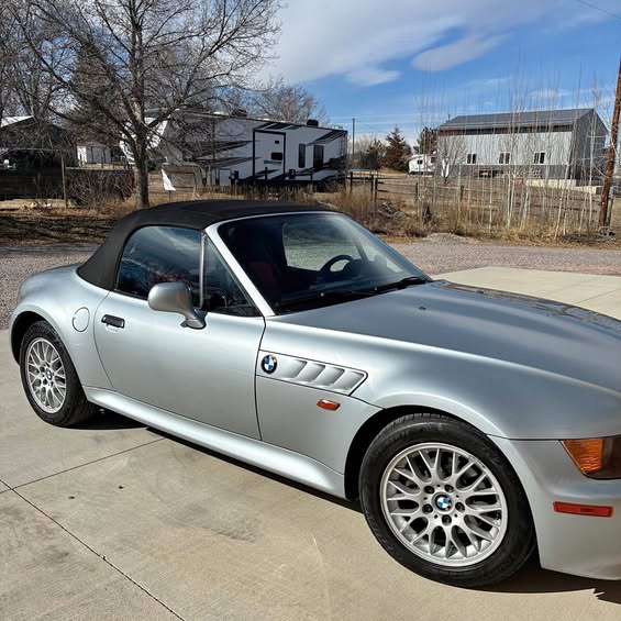 1999 BMW Z3 - 2.8 Roadster 2D