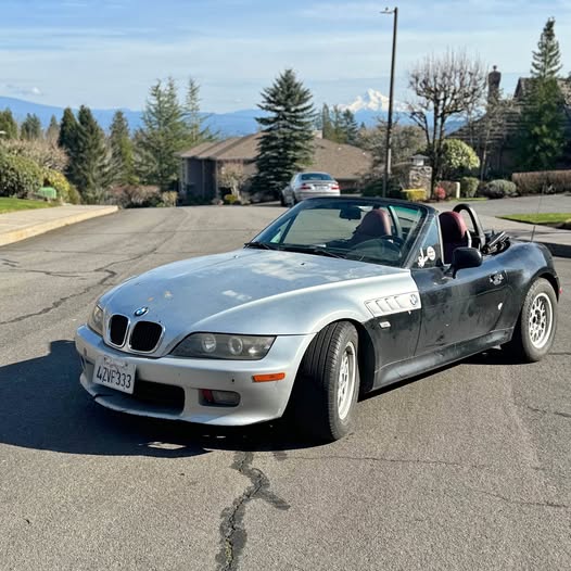 2000 BMW Z3 - 2.5i Roadster 2D