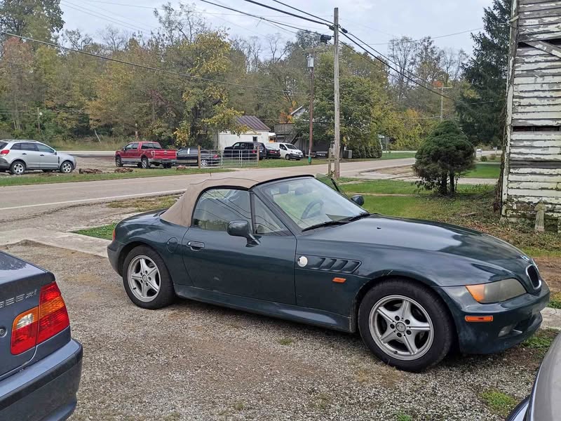 1998 BMW Z3 - 4-Cyl Roadster 2D
