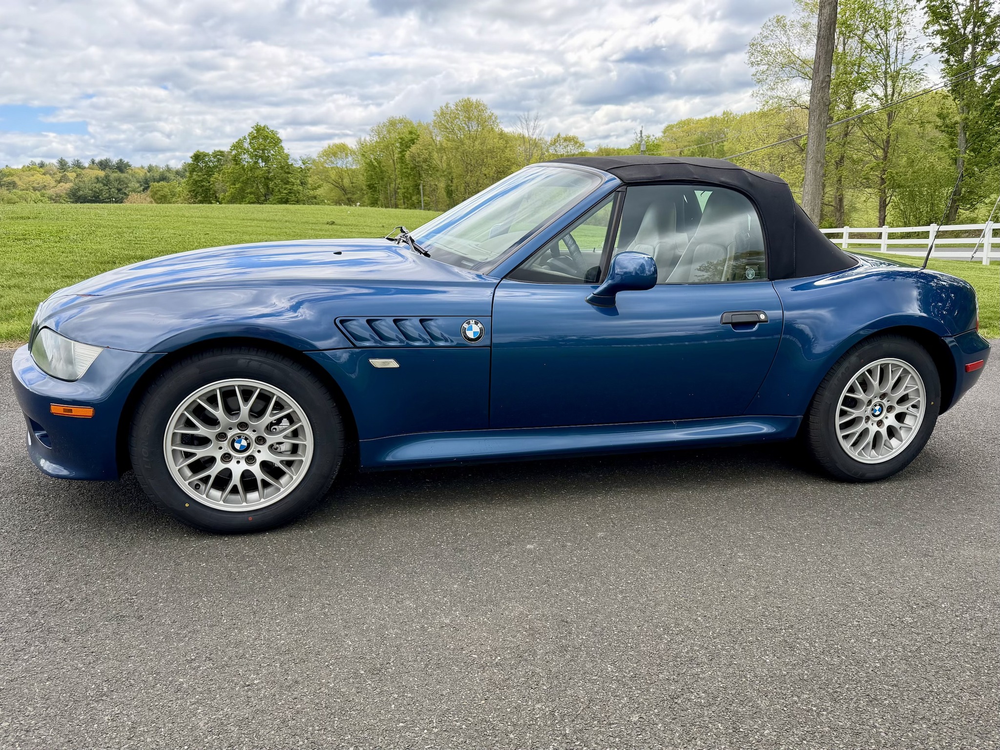 2000 BMW Z3 2.8 Roadster 2D