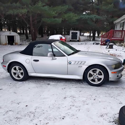 2001 BMW Z3 - 2.5i Roadster 2D