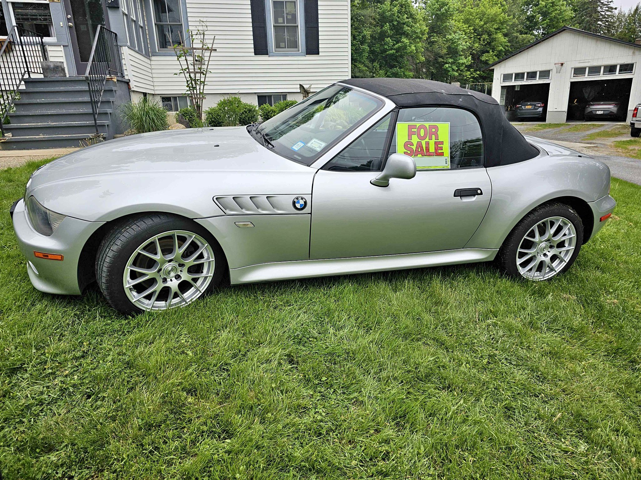 2001 BMW Z3 - 3.0i Roadster 2D