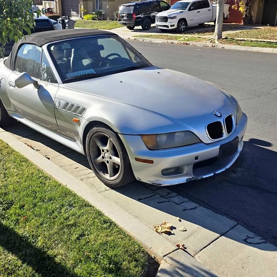 1998 BMW Z3 - 2.8 Roadster 2D