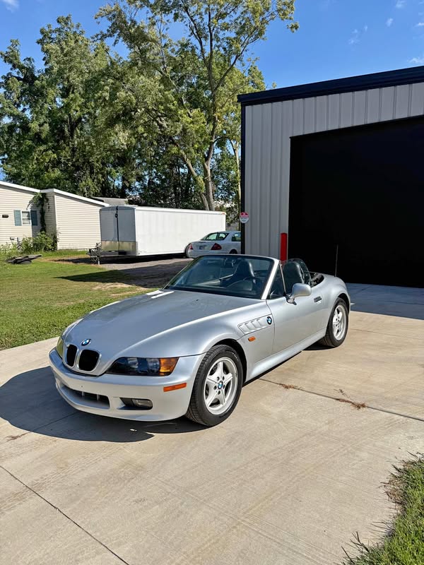 1997 BMW Z3 - 4-Cyl Roadster 2D