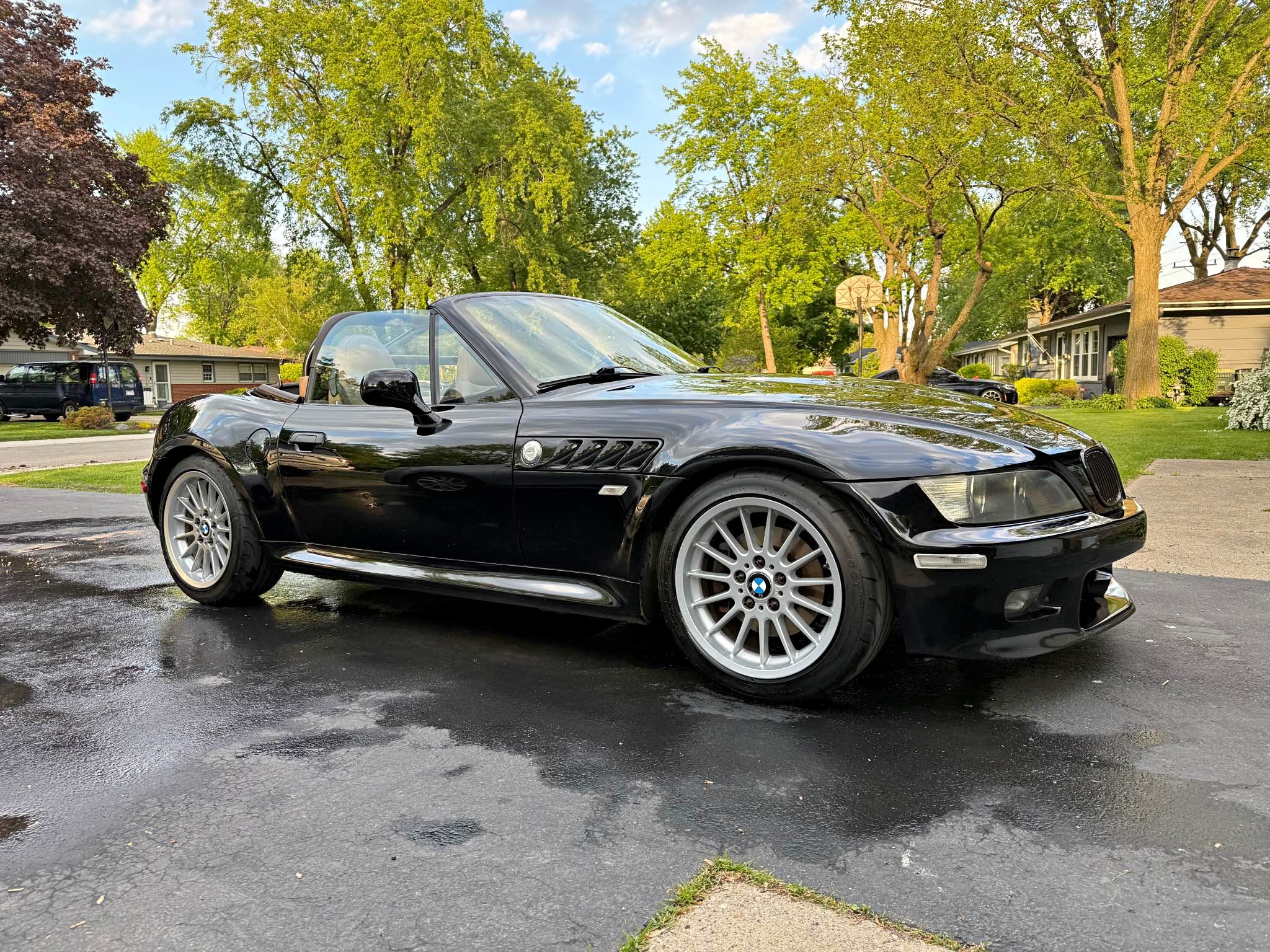 2002 BMW Z3 - 3.0i Roadster 2D
