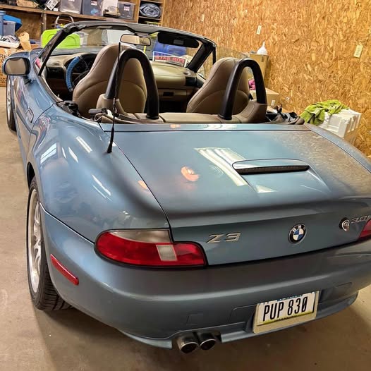2001 BMW Z3 - 3.0i Roadster 2D