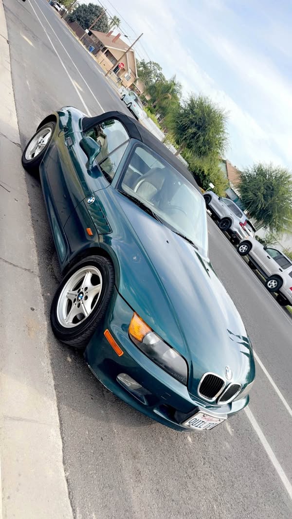 1997 BMW Z3 - 4-Cyl Roadster 2D