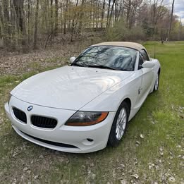 2004 BMW Z4 2.5i Roadster 2D