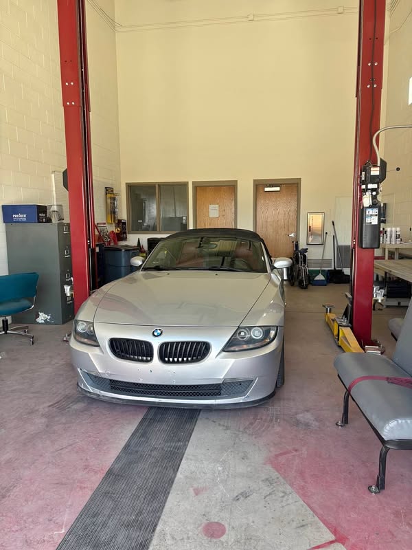 2006 BMW Z4 - 3.0i Roadster 2D