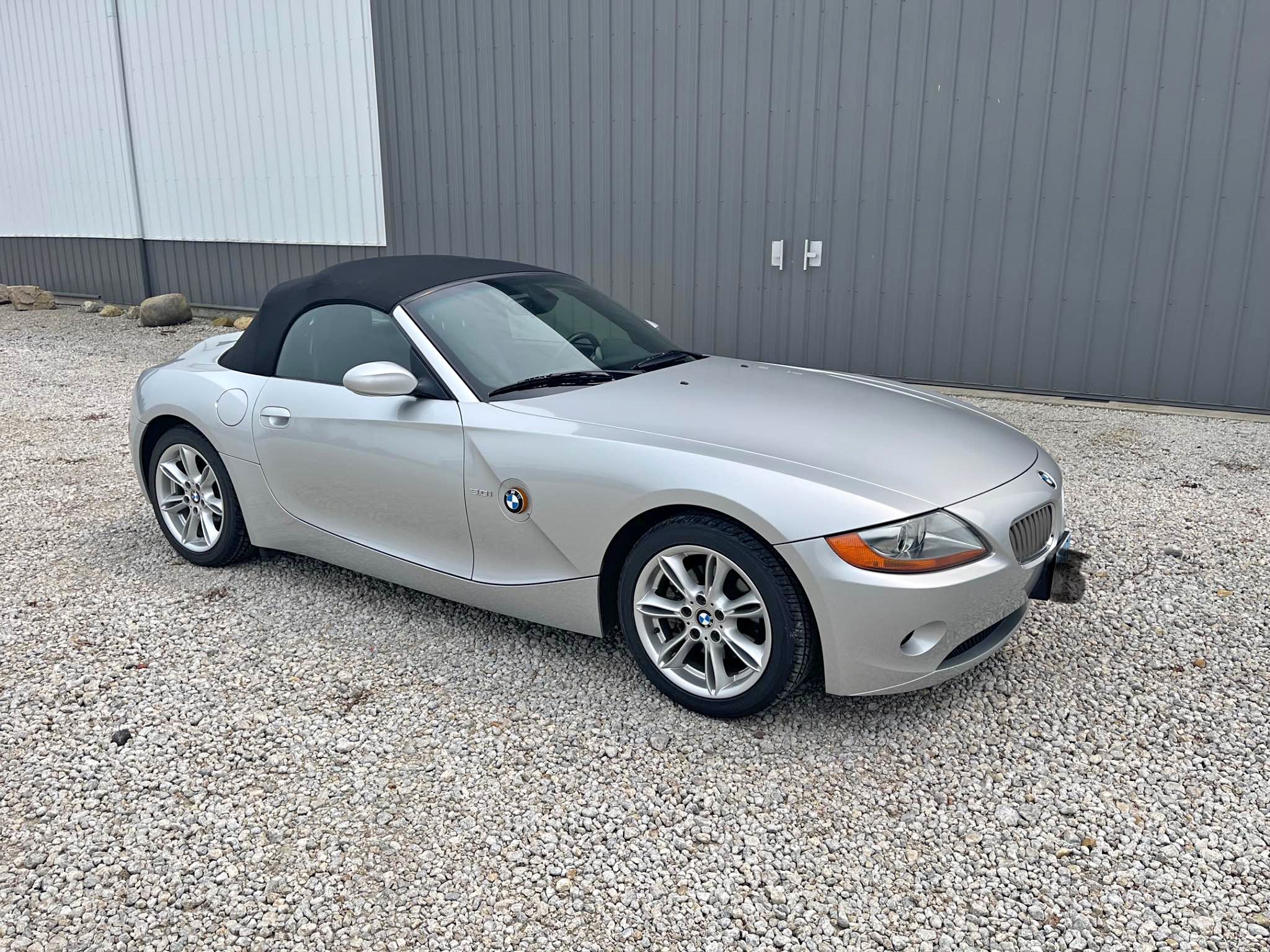 2003 BMW Z4 - 3.0i Roadster 2D