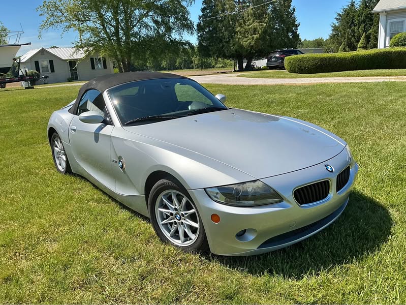 2005 BMW Z4 - 2.5i Roadster 2D