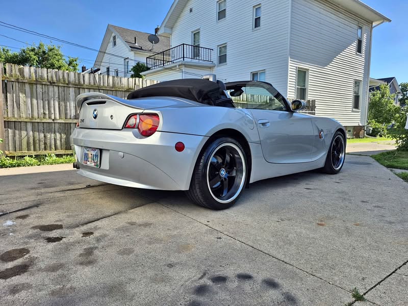 2003 BMW Z4 - 2.5i Roadster 2D