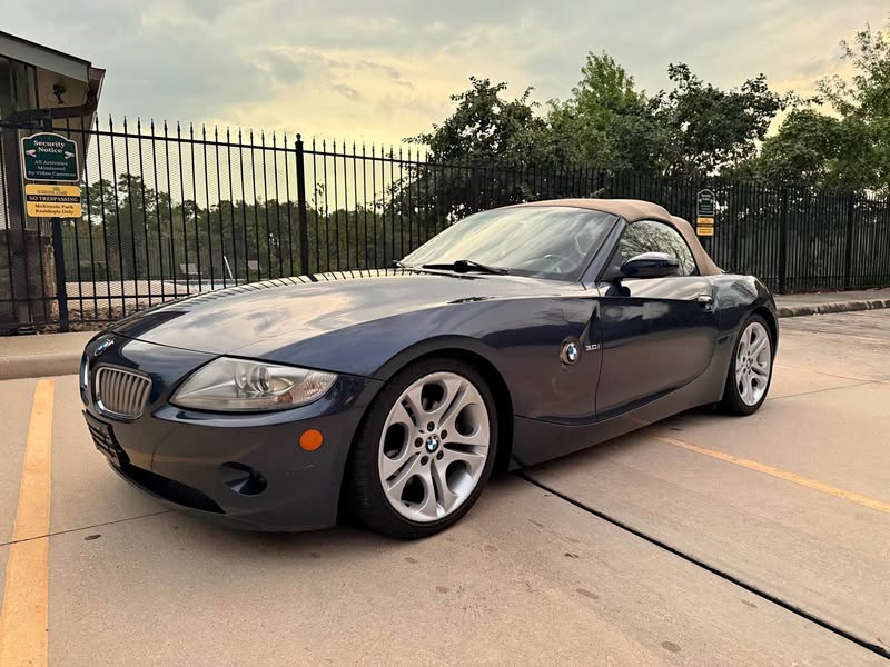 2005 BMW Z4 - 3.0i Roadster 2D