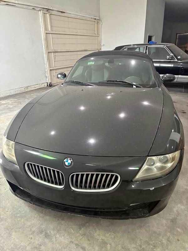2006 BMW Z4 - 3.0i Roadster 2D