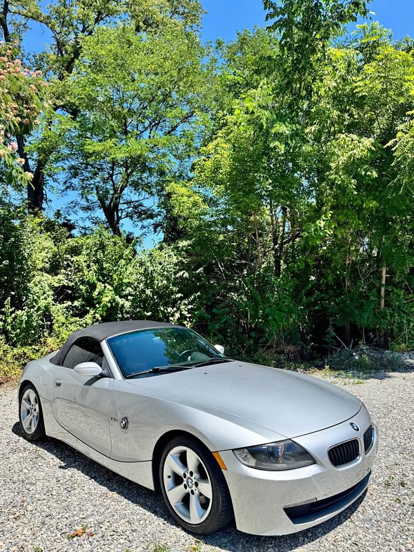 2007 BMW Z4 - 3.0i Roadster 2D