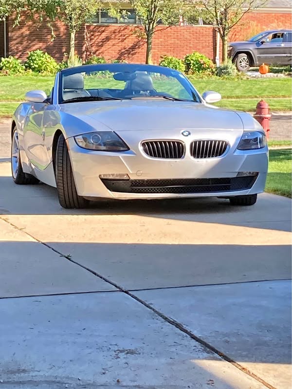 2008 BMW Z4 3.OI Automatic, \u201cN52\u201d 3.0 liter inline-6, producing 215 hp, 186 lb torque Convertible