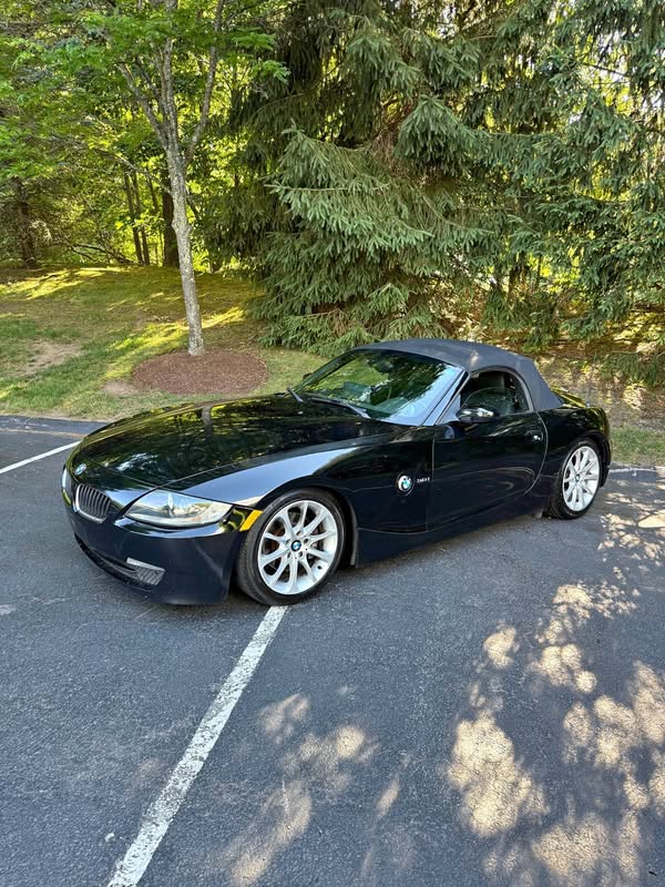 2006 BMW Z4 - 3.0i Roadster 2D