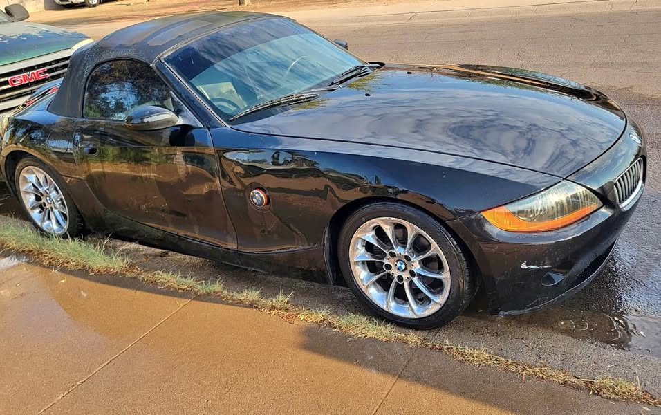 2004 BMW Z4 - 2.5i Roadster 2D