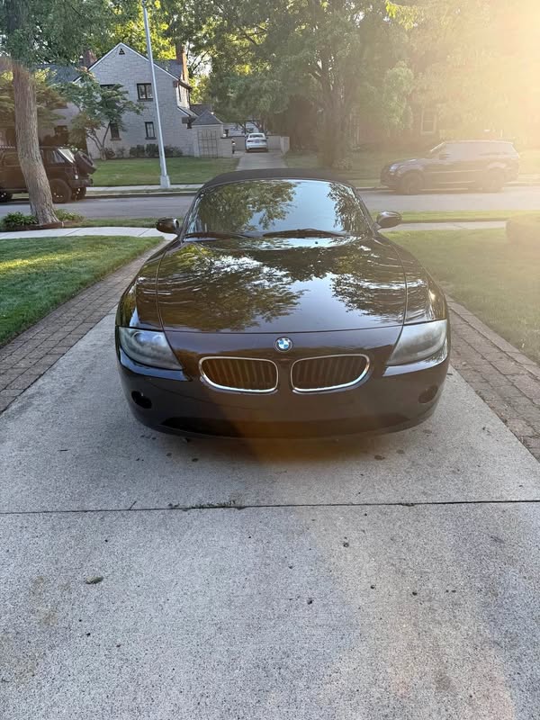 2005 BMW Z4 - 2.5i Roadster 2D