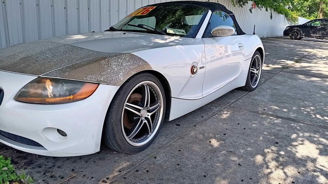 2004 BMW Z4 - 2.5i Roadster 2D