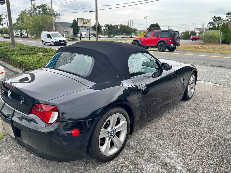 2006 BMW Z4 - 3.0i Roadster 2D