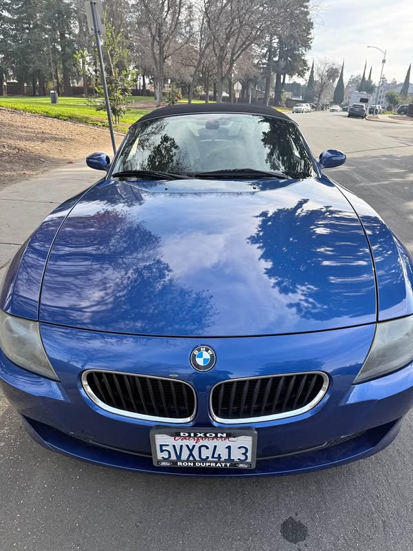 2006 BMW Z4 3.0i Roadster 2D
