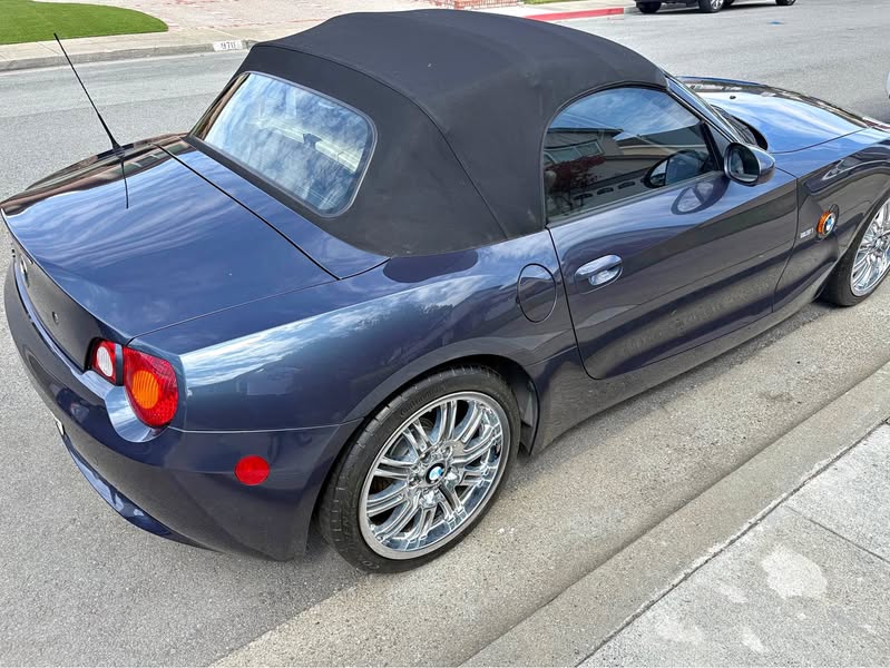 2004 BMW Z4 - 2.5i Roadster 2D