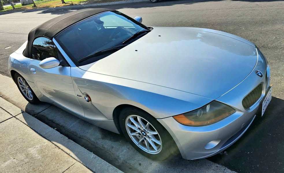 2004 BMW Z4 - 2.5i Roadster 2D