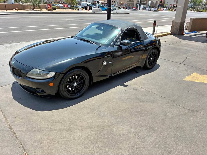 2005 BMW Z4 - 2.5i Roadster 2D