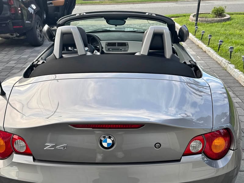 2004 BMW Z4 - 2.5i Roadster 2D