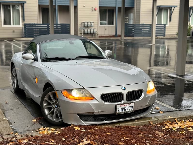 2006 BMW Z4 - 3.0i Roadster 2D